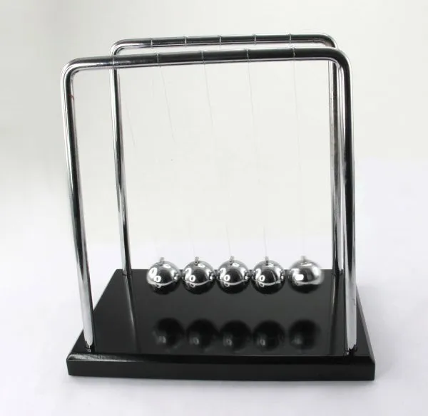 Pendulum mit Sockel
