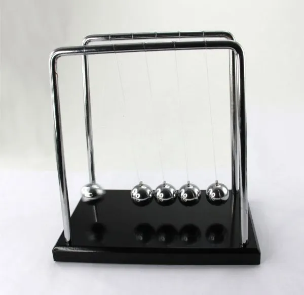 Pendulum mit Sockel